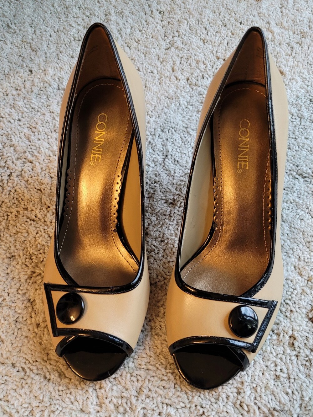 Gorgeous Vintage Two-tone Peep-toe Light Tan Trimmed In Black Patton Leather 7